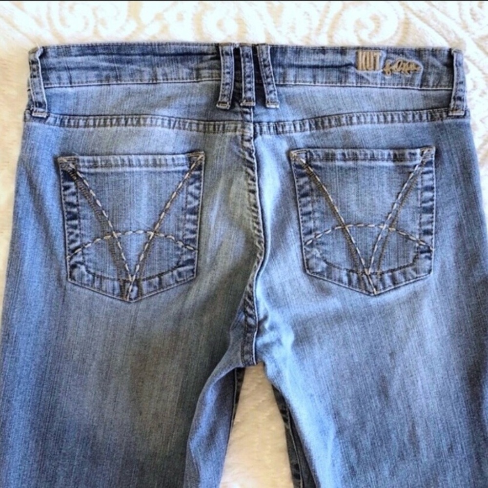 Kut From The Kloth Straight Leg Jeans Medium Wash Size 8 EUC Wardrobe Staple